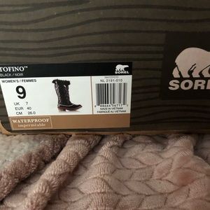 Sorel Snow Boot size 9